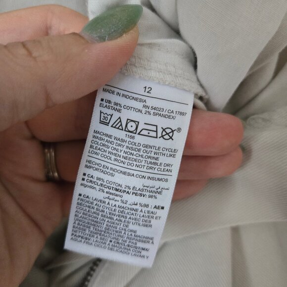 Old Navy Extra High-Waisted Barrel Wide-Leg Pants in Off-white, 12 - Picture 4 of 7